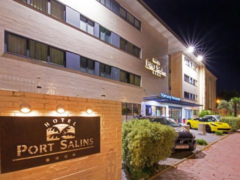 Pierre & Vacances Hotel Port Salins Empuriabrava - Camping Girona