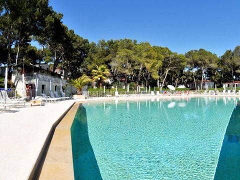 Camping Résidentiel La Pinède - Camping Hérault - Image N°2