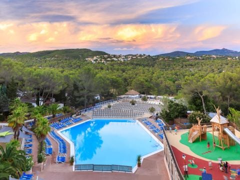 Camping Holiday Green  - Camping Var - Image N°0