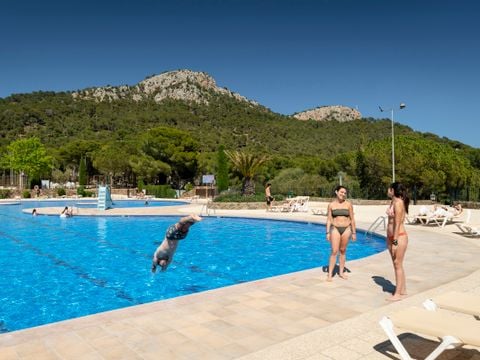 Camping Castell Montgri - Camping Girona - Image N°0