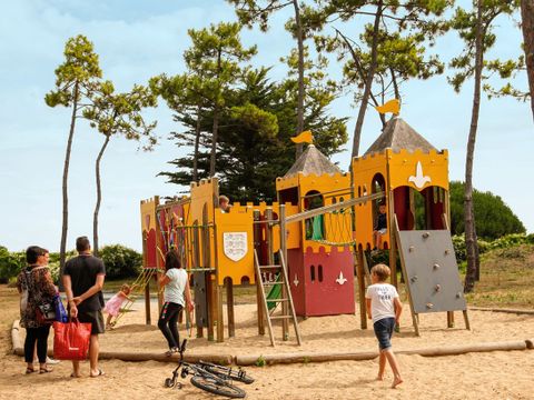 FLOWER Camping Tamarins Plage - Camping Charente-Maritime - Image N°0