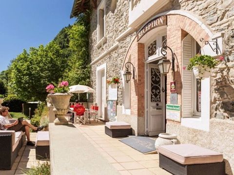 Le Château de Rochetaillée - Camping Isère