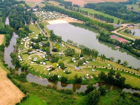 Camping Le Lac des Varennes - Camping Sarthe - Image N°0