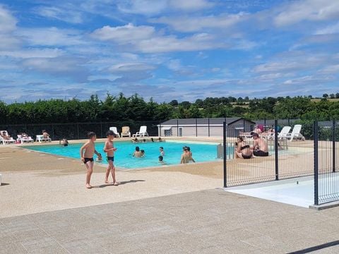 Camping Au Lac d'Hautibus - Camping Deux-Sèvres