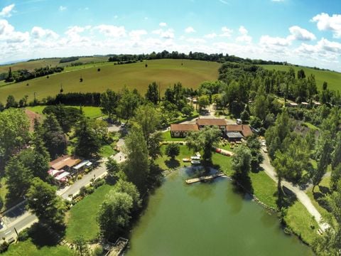 Flower Camping  Le Lac De Thesauque - Camping Haute-Garonne - Image N°3