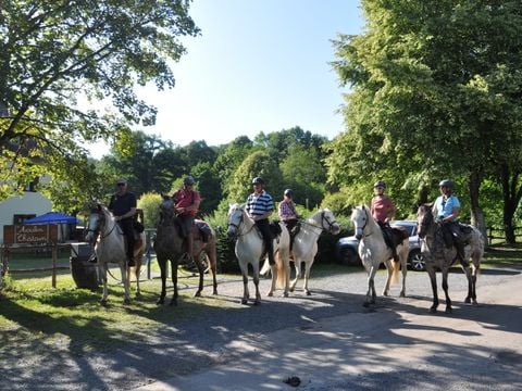 Camping Le Moulin Du Châtain - Camping Dordogne - Image N°2