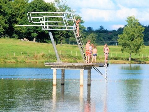 Flower Camping l'Air du Lac - Camping Haute-Vienne - Image N°0