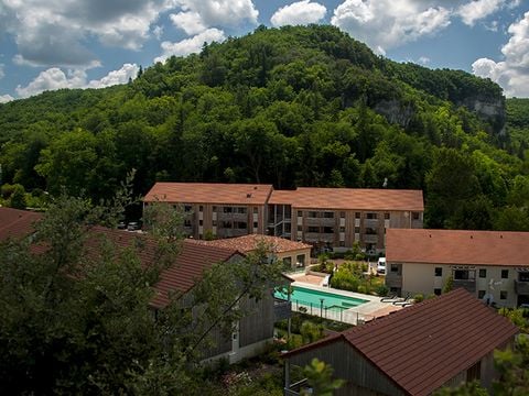 Résidence Le Clos du Rocher - Camping Dordogne - Image N°2