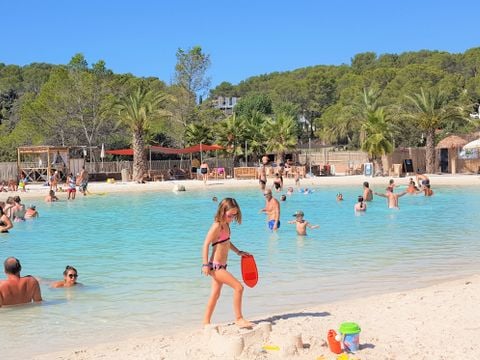 Tour Opérateur sur le Camping La Pierre Verte - Camping Var