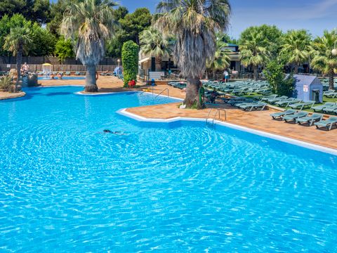 Apartamentos Solmar - Camping Girona