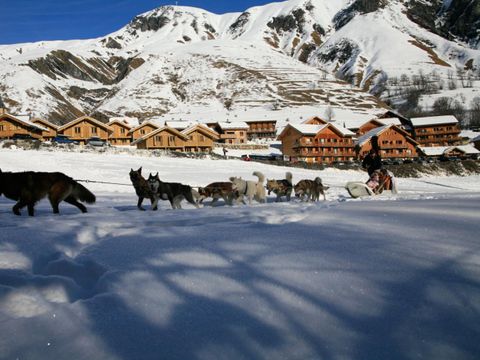 Les Chalets de l'Arvan II - Camping Savoie - Image N°3