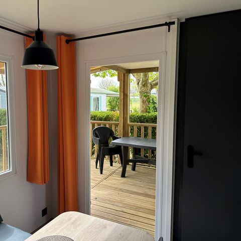 Mobilheim 5 Personen - LOGGIA 2- Mobilheim 25m² + Überdachte Holzterrasse 9m²