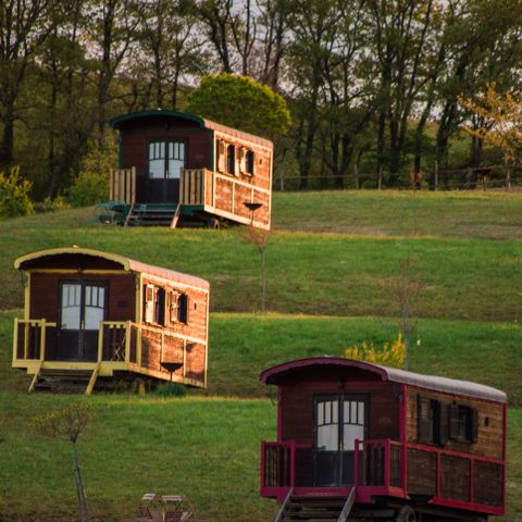 AUßERGEWÖHNLICHE UNTERKUNFT 5 Personen - Wohnwagen Ferienhaus 4/5 Pers.