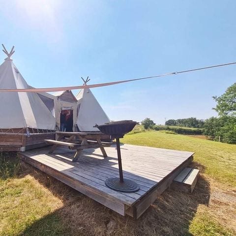 AUßERGEWÖHNLICHE UNTERKUNFT 7 Personen - Tipi Lodge 6/7 Pers.