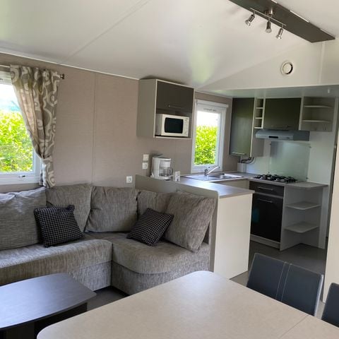 Mobilheim 6 Personen - Premium 40 m² (3 Schlafzimmer, 2 Bäder) mit überdachter Terrasse + TV