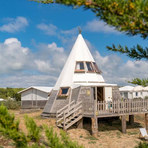 AUßERGEWÖHNLICHE UNTERKUNFT 5 Personen - LODGE Magic Tipi 5p 1ch