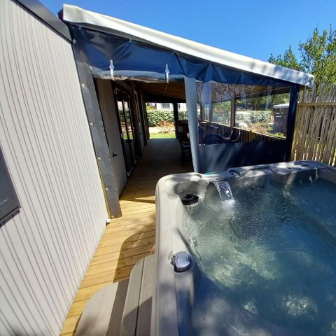 Mobilheim 8 Personen - Quattro Premium Reihe mit Jacuzzi