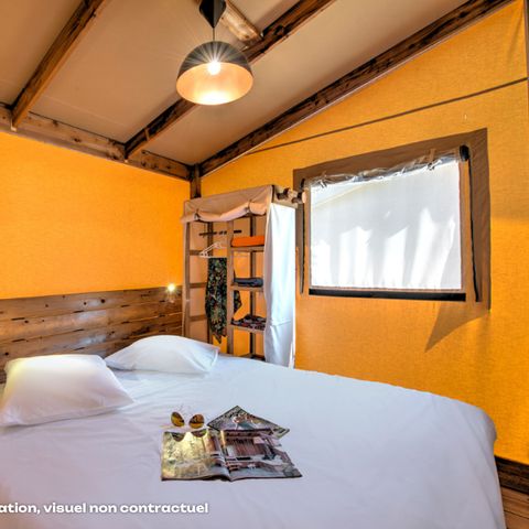 SafariZelt 5 Personen - Cabane Cotton toilée CONFORT 35m² (2 Zimmer) davon 11m² überdachte Terrasse + TV