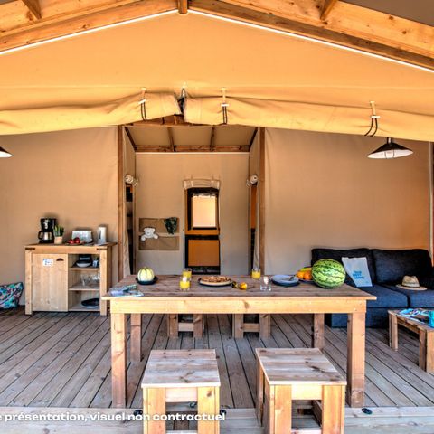 SafariZelt 6 Personen - Cabane Cotton toilée CONFORT 35m² (3 Zimmer) - darunter eine überdachte Terrasse von 11m² + TV