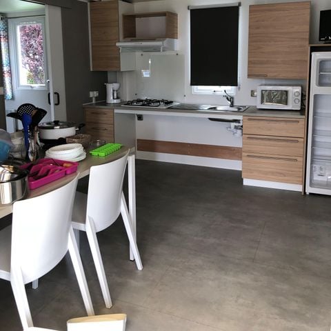 Mobilheim 4 Personen - Komfort 27m² PMR 2 Zimmer darunter Terrasse + TV