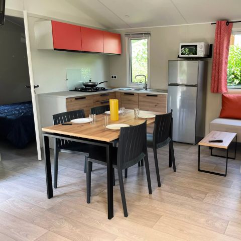 Mobilheim 4 Personen - Mobil Home Confort Plus 2 CH - Halbüberdachte Terrasse 4 Personen