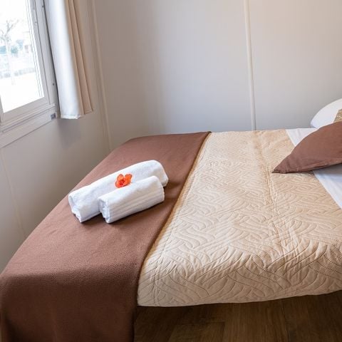 Mobilheim 4 Personen - 3 Schlafzimmer / 1 Badezimmer - überdachte Terrasse