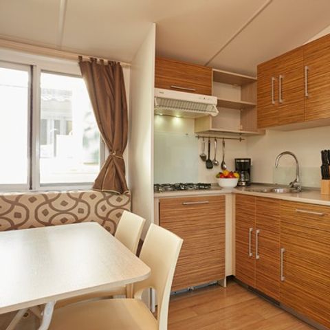 Mobilheim 4 Personen - Classic XL | 2 Schlafz. | 4 Pers. | Hochterrasse | 2 Bäder | Klimaanlage | TV