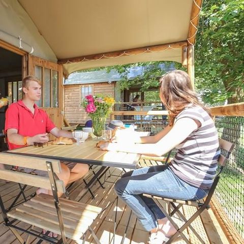 SafariZelt 4 Personen - Holzlodge auf Stelzen CONFORT + 38 m²