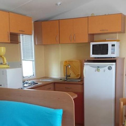 Mobilheim 6 Personen - CAMPING ACAPULCO MH 3 Zimmer Budget (Mobilheim von +12 Jahren) Holzterrasse nicht überdacht 30m² 6 Pers.