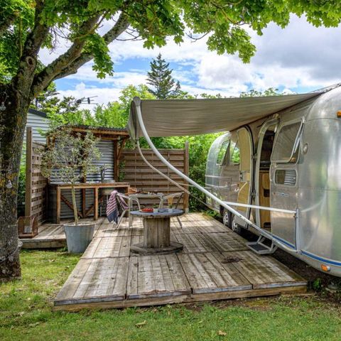 Wohnwagen 2 Personen - AMERICAINE AIRSTREAM mit Spa