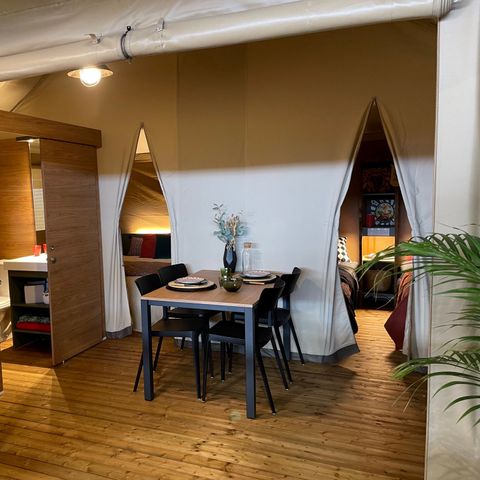 SafariZelt 4 Personen - Lodge Toilé Confort 25m² (2 Zimmer) - mit Sanitäranlagen - überdachte Terrasse