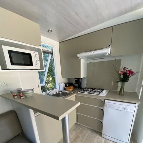 Mobilheim 6 Personen - Homeflower Premium 3 Schlafzimmer 30.5m² + Halbüberdachte Terrasse + TV + LV