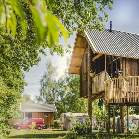 AUßERGEWÖHNLICHE UNTERKUNFT 5 Personen - Baumhaus