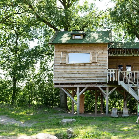 AUßERGEWÖHNLICHE UNTERKUNFT 6 Personen - Baumhaus